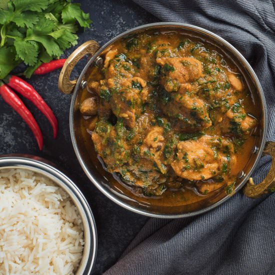 restaurant chicken saag curry - Recipe photo by glebekitchen