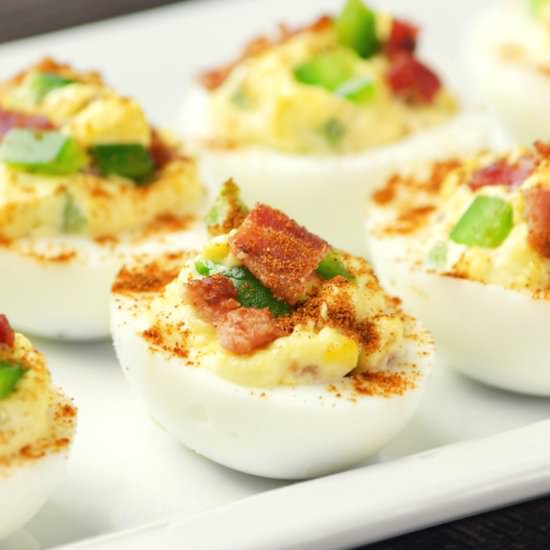 Deviled Eggs With Bacon And Jalapeño - Recipe photo by tipbuzz