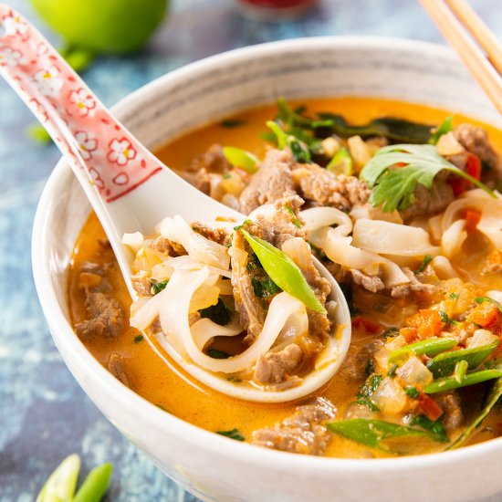 Thai Coconut Curry Beef Noodle Soup - Recipe photo by Lokness