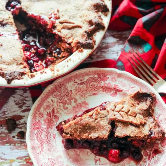 PRAIRIE BERRY AND SOUR CHERRY PIE - Recipe photo by sugarlovespices