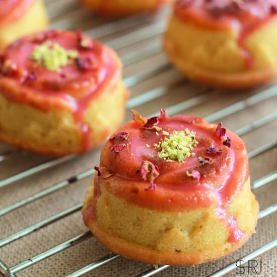 Rose Cakelettes - Recipe photo by Beingwholesome