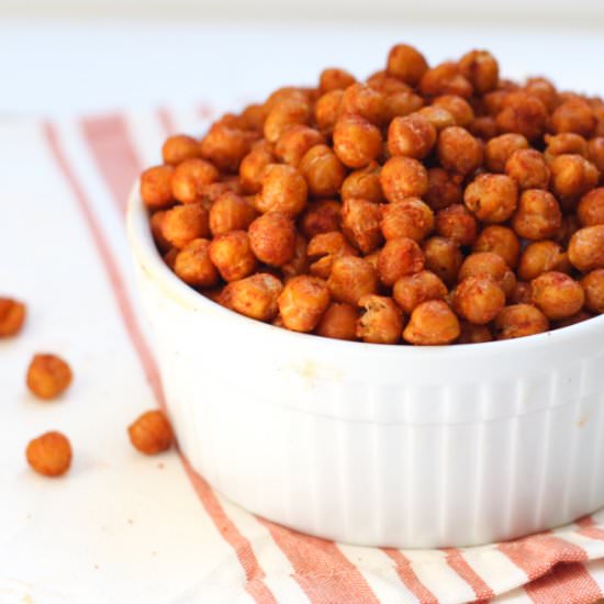 Crunchy Roasted BBQ Chickpeas - Recipe photo by Homemade Nutrition