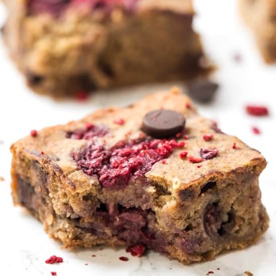 Raspberry Chocolate Protein Bars - Recipe photo by simplyquinoa