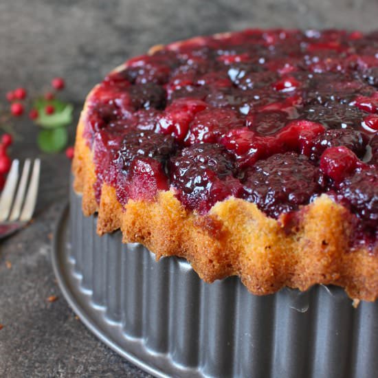 Blackberry Upside Down Cake - Recipe photo by thefoodiejourney
