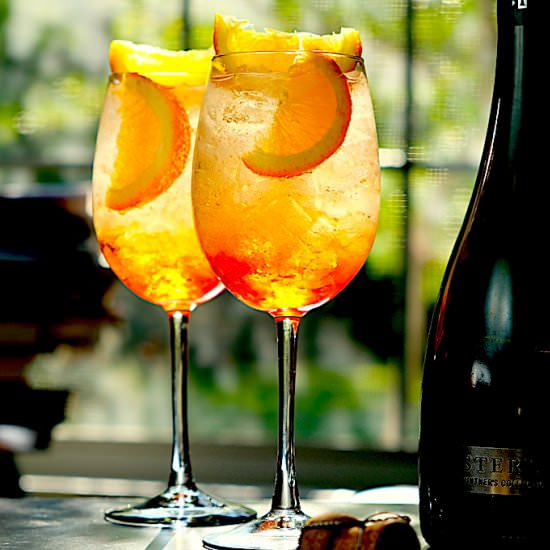 Aperol Spritzer - Recipe photo by SipsNibblesBites