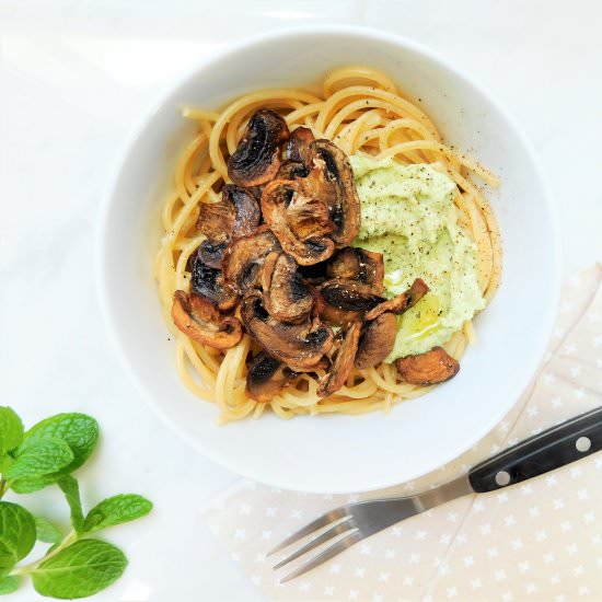 Spaghetti with Mint Macadamia Pesto - Recipe photo by a new green leaf