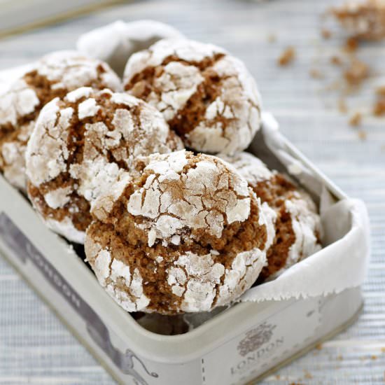 Date Syrup Crinkle Cookies - Recipe photo by lilcookieblog