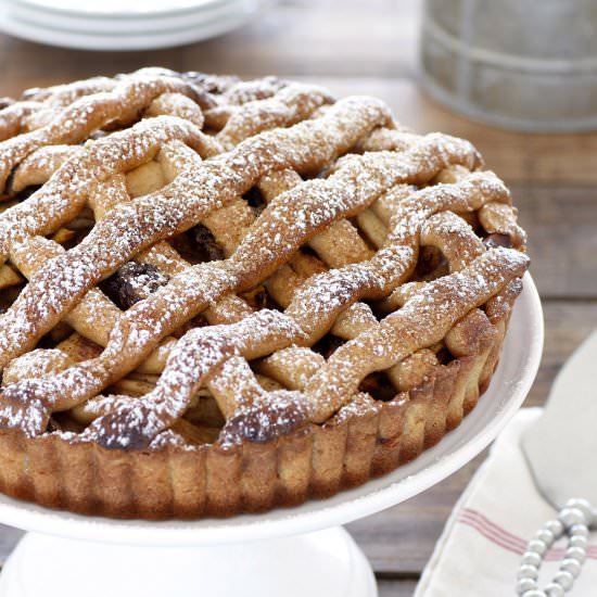 Apple Pie with Madjhul Dates - Recipe photo by lilcookieblog