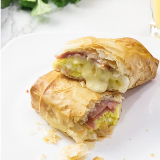Phyllo Breakfast burrito wraps - Recipe photo by Savorthebest
