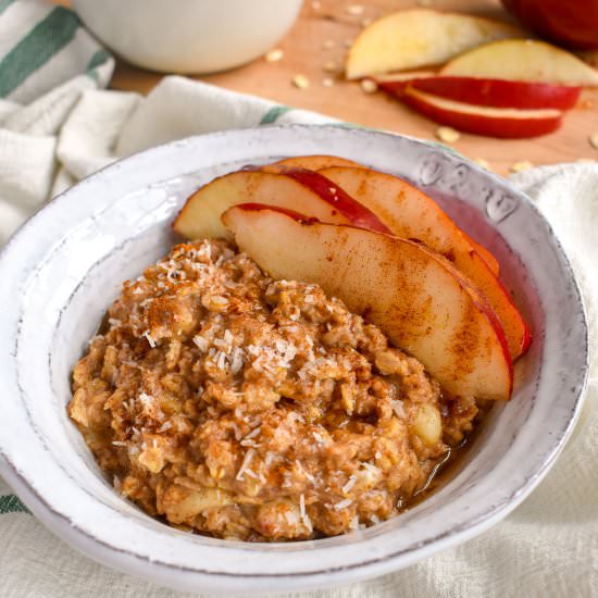 Cardamom Pear Oatmeal - Recipe photo by ibroughtbread