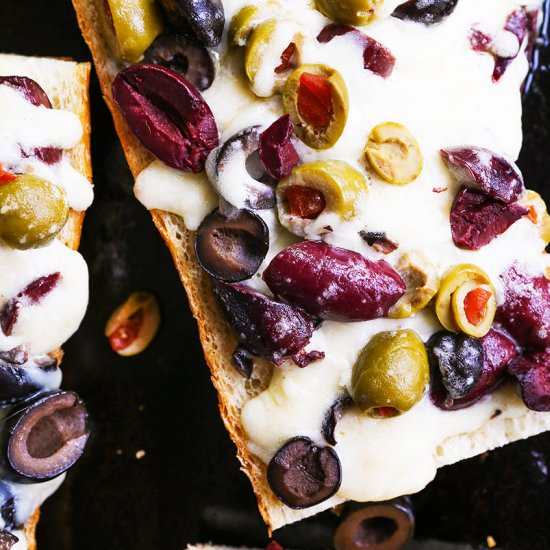 Cheesy Olive Bread - Recipe photo by pipandebby
