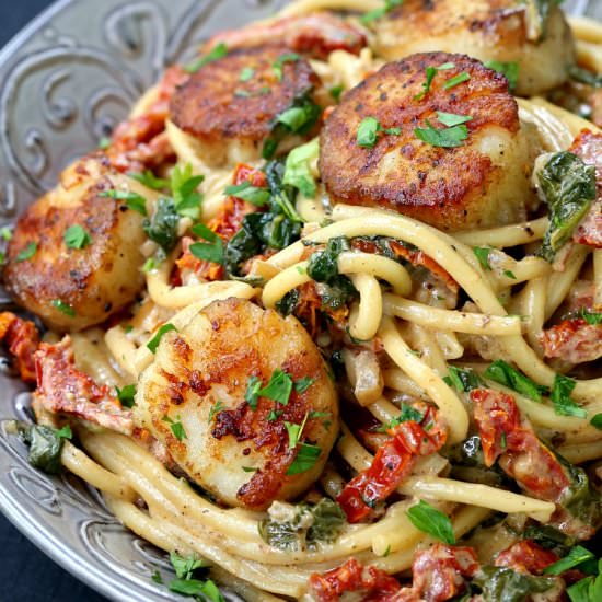 Creamy Tuscan Spaghetti & Scallops - Recipe photo by mantitlement
