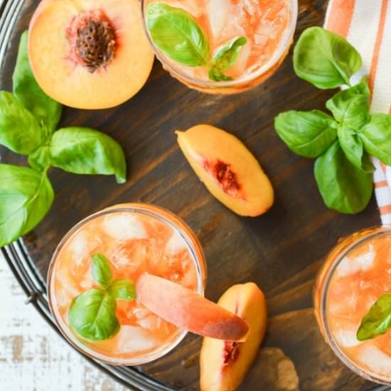 Fresh Peach Bourbon Cocktail - Recipe photo by linger