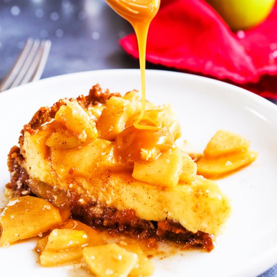 Salted Caramel Apple Cheesecake - Recipe photo by pipandebby