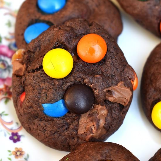 M&M Chocolate Cookies - Recipe photo by lightscamerabake
