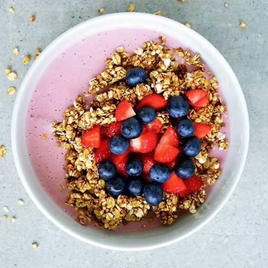 GRANOLA WITH STRAWBERRY YOGURT - Recipe photo by BrightBird