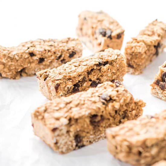 NUT FREE PROTEIN BARS - Recipe photo by thelemonbowl