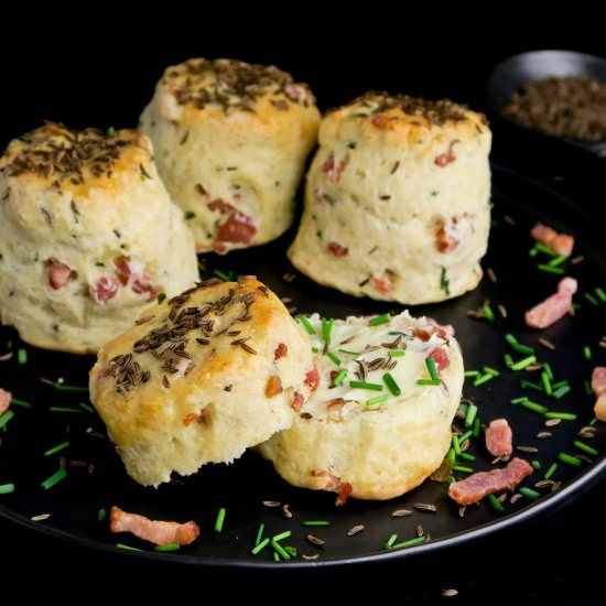 Bacon and caraway scones - Recipe photo by Culinaire bagage
