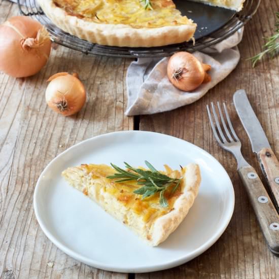 caramelized onion quiche - Recipe photo by Sweets and Lifestyle