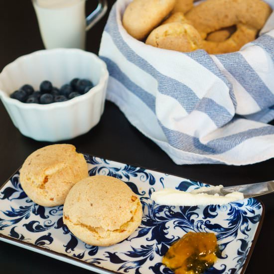 Pandebono (Colombian Cheese bread) - Recipe photo by The Cookware Geek