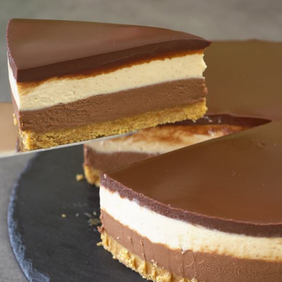 Peanut Butter Chocolate Cheesecake - Recipe photo by El Mundo Eats