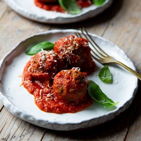 Juicy Italian Meatballs - Recipe photo by Inside the rustic kitchen