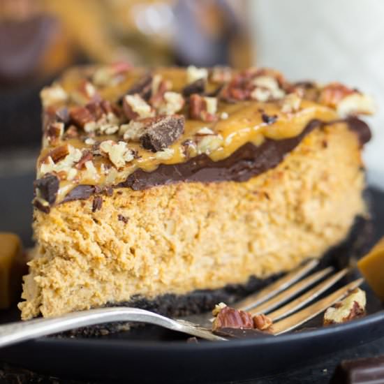 Turtle Pumpkin Cheesecake - Recipe photo by thegoldlininggirl
