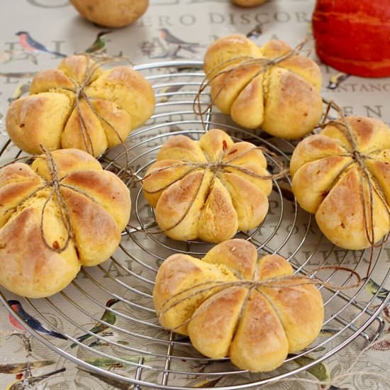 Potato Pumpkin Rolls - Recipe photo by Home_of_Happy