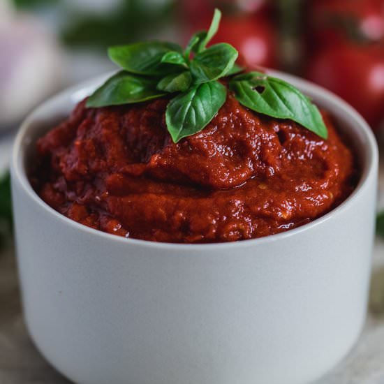 Roasted red pepper pesto - Recipe photo by RainbowInMyKitchen