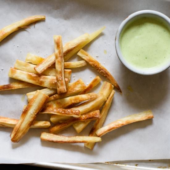 Baked Yuca Fries - Recipe photo by thenewbaguette