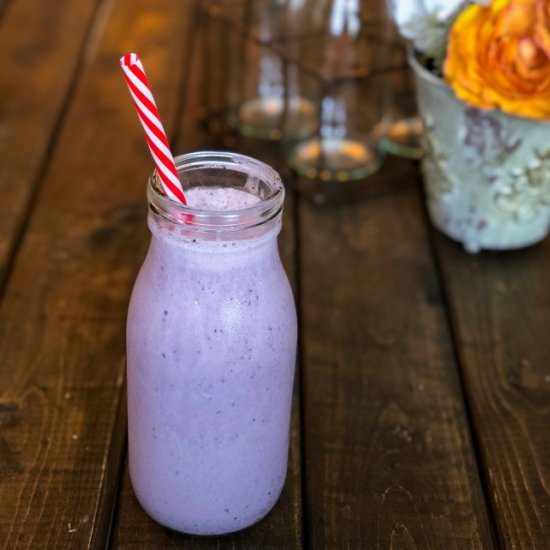Keto Blueberry Cheesecake Smoothie - Recipe photo by buttertogetherkitchen