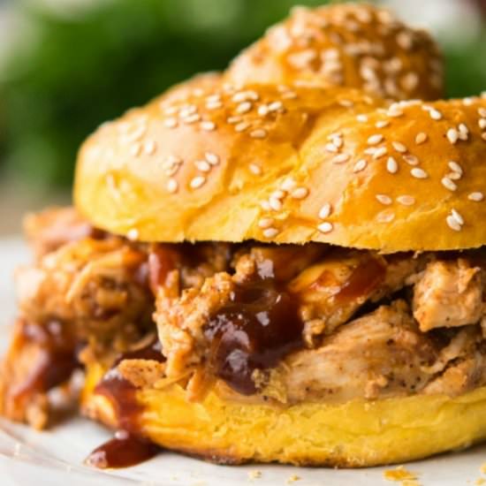 PULLED CHICKEN - Recipe photo by Gonna Want Seconds