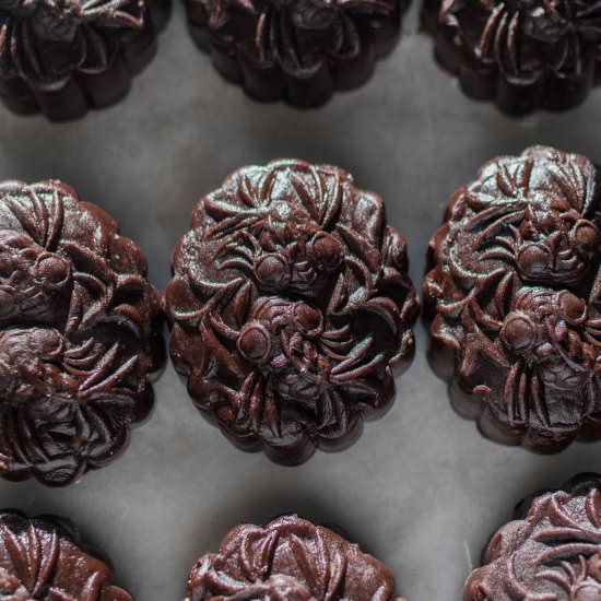 Baked Chocolate Mooncake - Recipe photo by abusymom