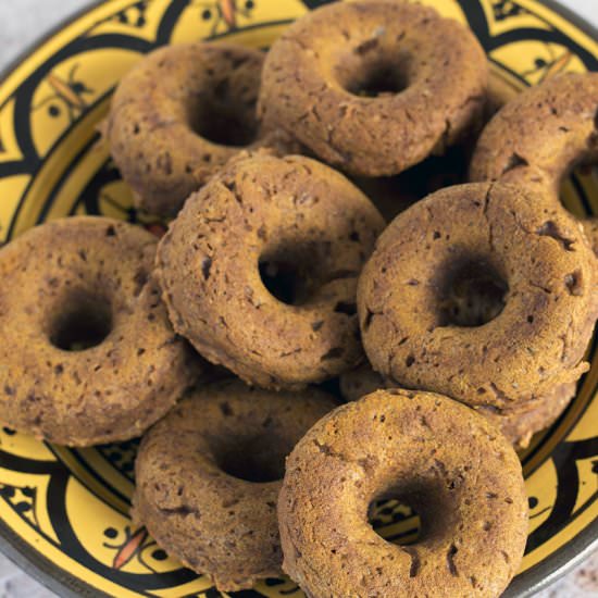 Vegan baked pumpkin doughnuts - Recipe photo by Mandy Sneaky Veg