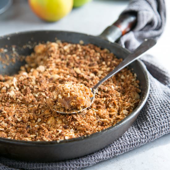 Vegan Apple Crumble - Recipe photo by The petite cook