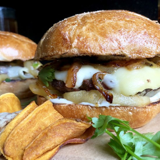camembert burgers & sautéed apples - Recipe photo by ahintofrosemary