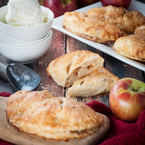 Apple pie pockets - Recipe photo by photosandfood