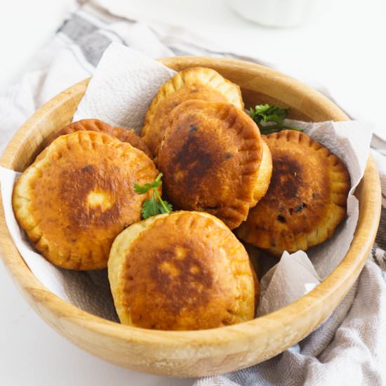 Venezuelan “Pastelitos Andinos” - Recipe photo by The Cookware Geek