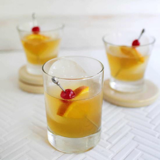 Amaretto Sour - Recipe photo by abeautifulmessblog