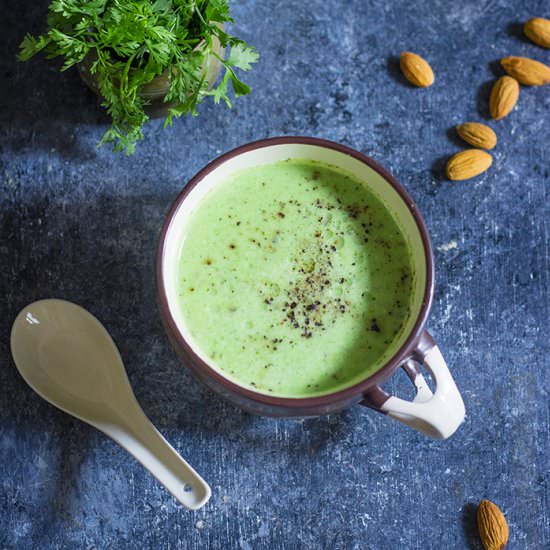 Broccoli Almond Soup - Recipe photo by onetsp