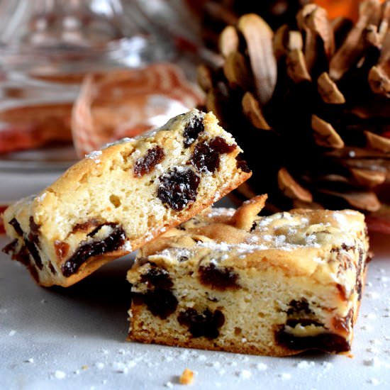 3 Ingredient Raisin Squares - Recipe photo by byronethomas