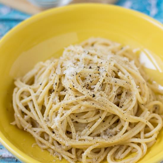 Cacio e Pepe - Recipe photo by omgfood.com