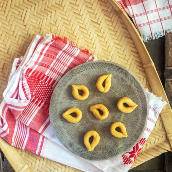 Bengali sweet Gujiya - Recipe photo by Debjanir Rannaghar