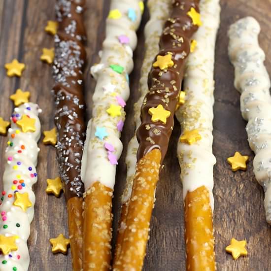 Chocolate Magic Wand Pretzel Rods - Recipe photo by TheToastyKitchen