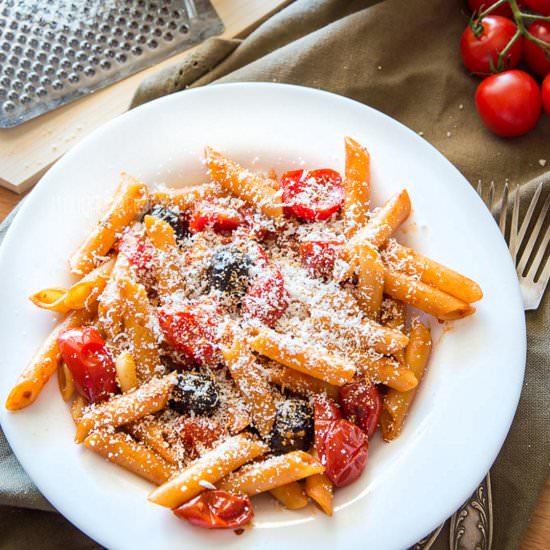 Pasta with Roasted Cherry Tomatoes - Recipe photo by ItalianRecipeBook