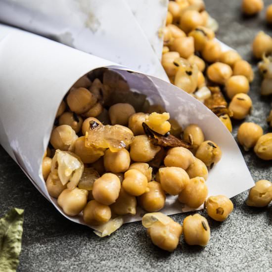 Sri Lankan Devilled Chickpeas - Recipe photo by thebellephant