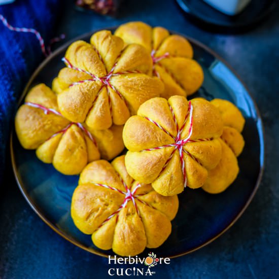 No Knead Instant Pot Pumpkin Rolls - Recipe photo by Herbivore Cucina