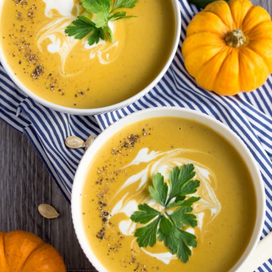 Easy Slow Cooker Pumpkin Soup - Recipe photo by KitchenMason