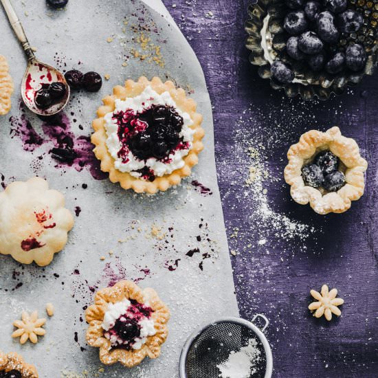 BLUEBERRY VANILLA TARTS - Recipe photo by healthylittlecravings