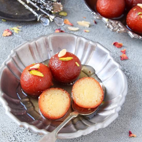 Gulab Jamun - Recipe photo by Aromatic Essence